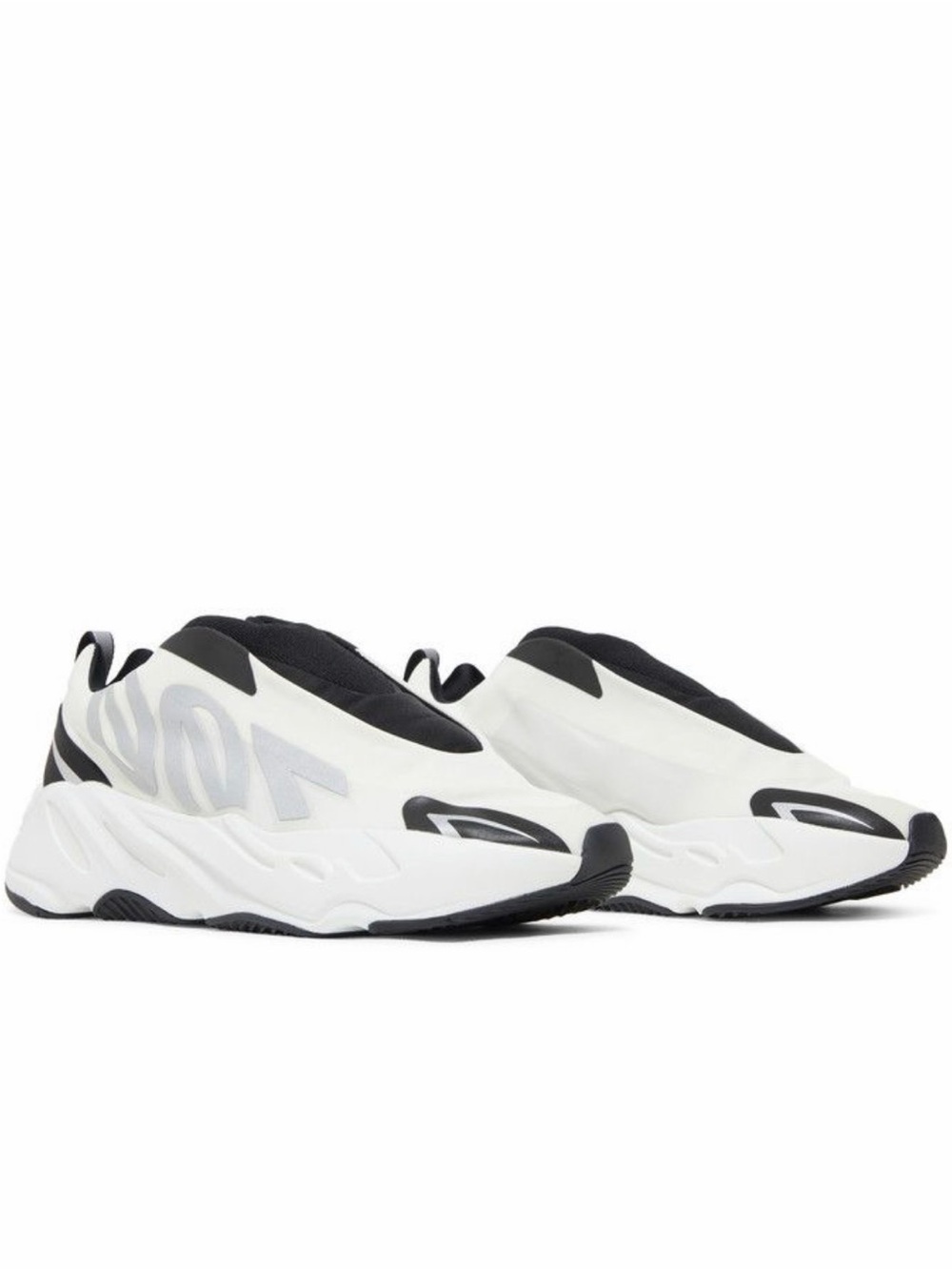 Yeezy Boost 700 MNVN Laceless ‘Analog’